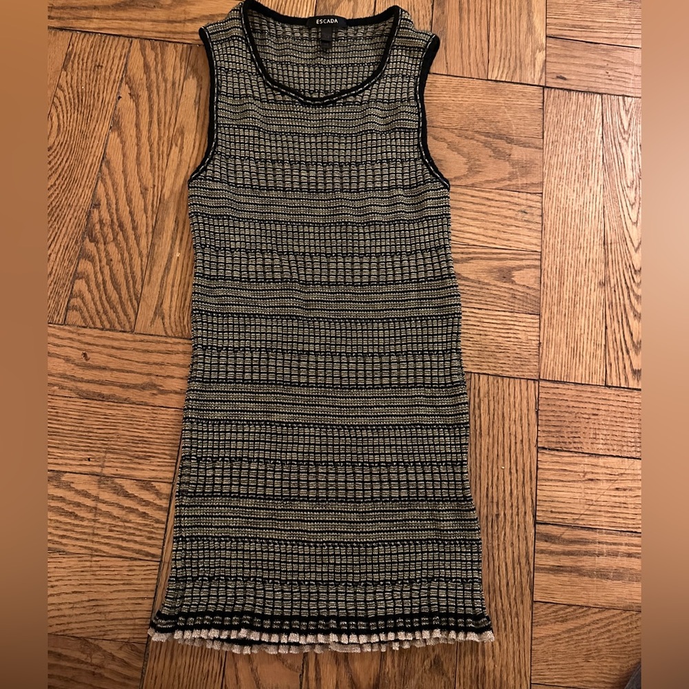 Escada Black And Gold Sleeveless Top Size 34 XS